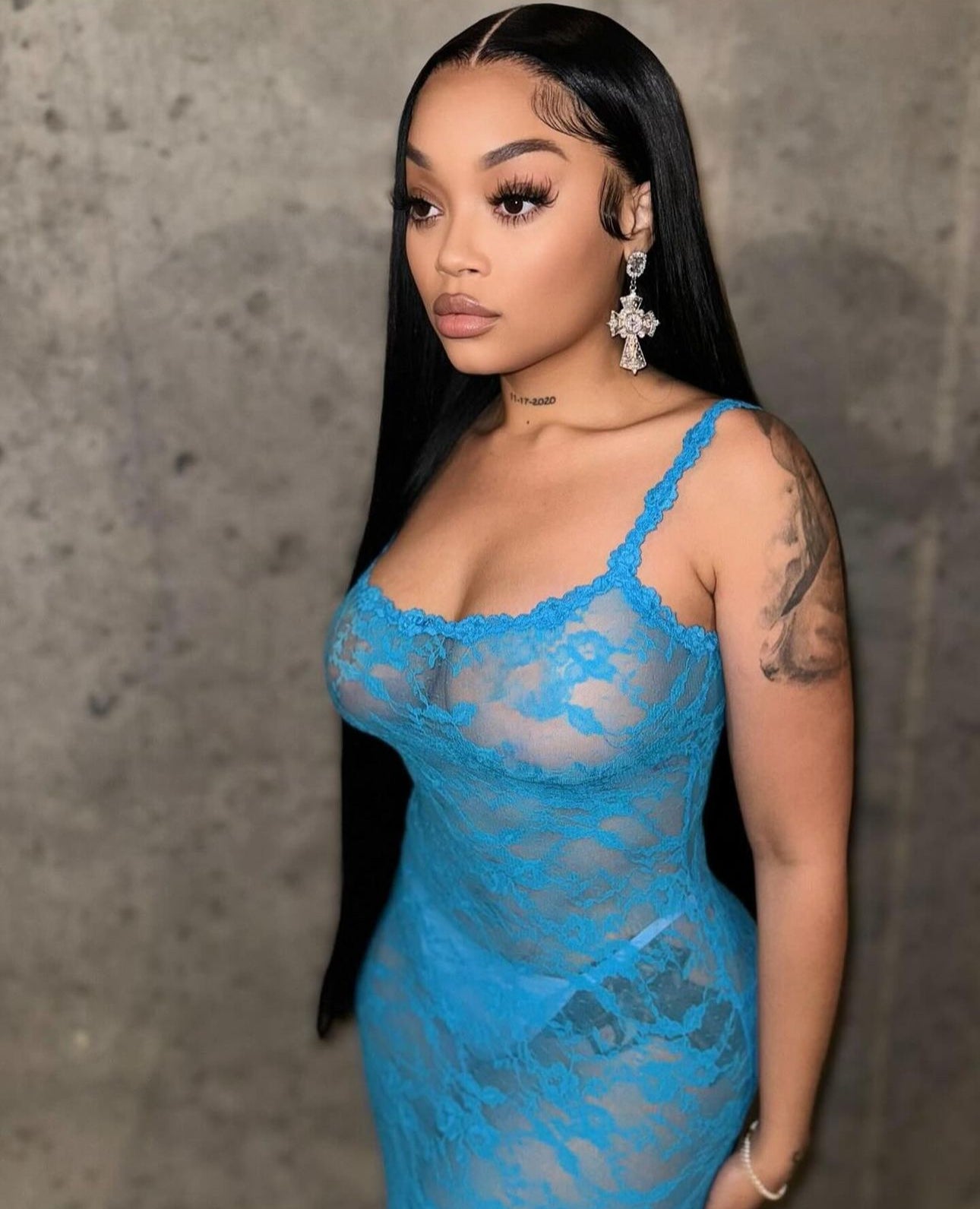 Straight: HD Lace Wig